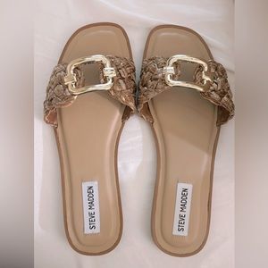 Steve Madden Guaranteed buckle sandals
